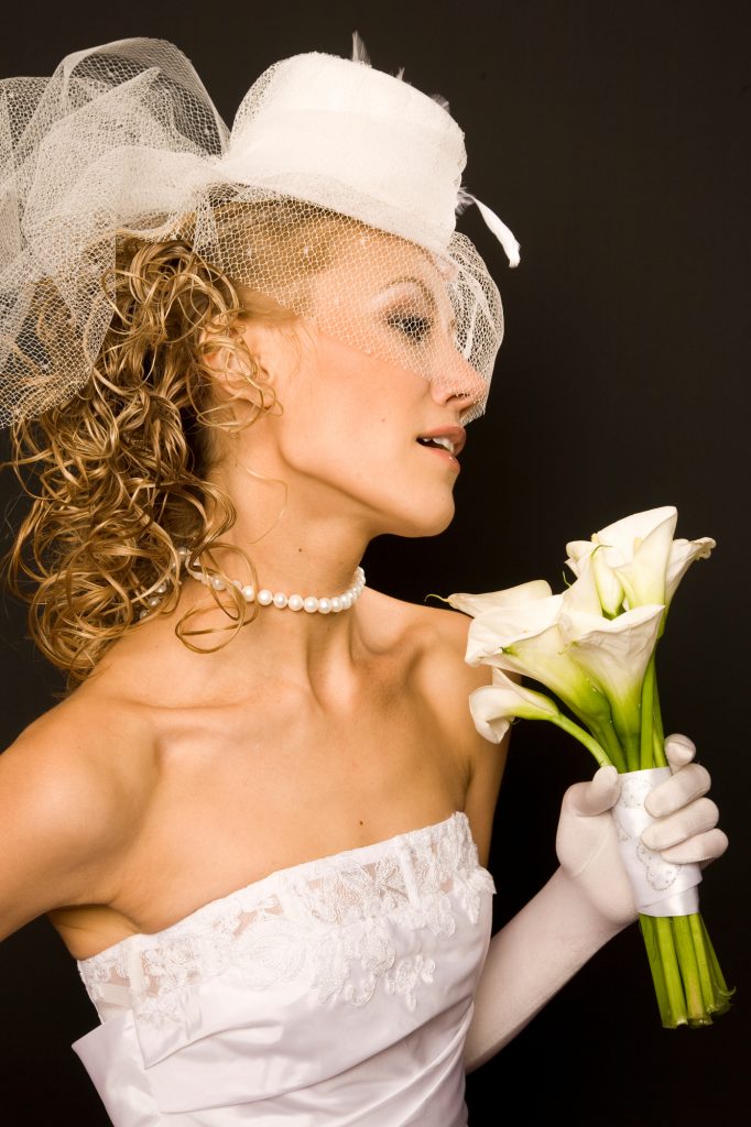 Bride with white calla bouquet