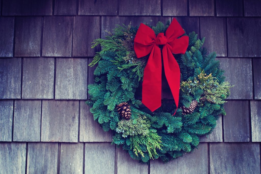 How to Make Your Own Holiday Wreath