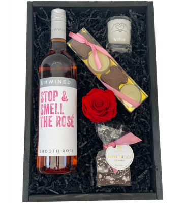 Rosé XOXO Gift Crate